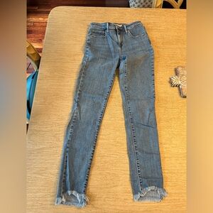 Levi’s high rise skinny jeans. Size 26
